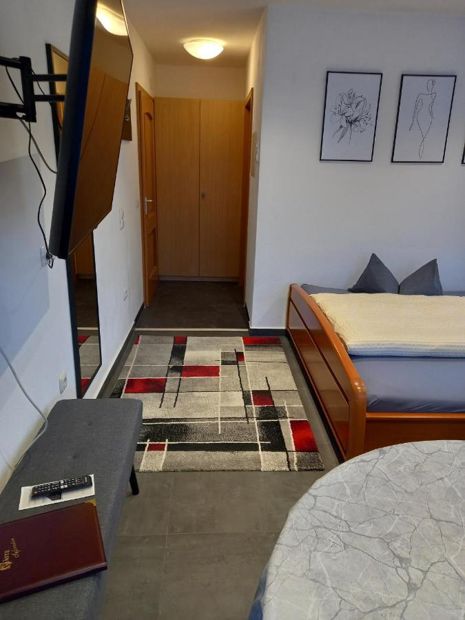 Cafe Und Pension Ringer Vilseck Екстериор снимка